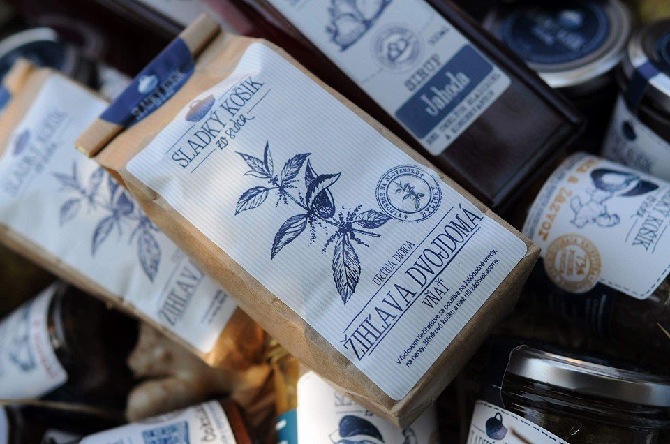 Sladký košík delikátne džemy a sirupy vyrábané podľa tradičných receptúr