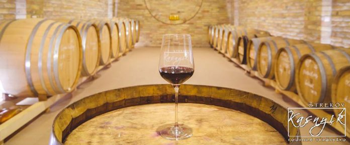 Kasnyik Rodinné Vinárstvo Strekov, možnosť ochutnávok