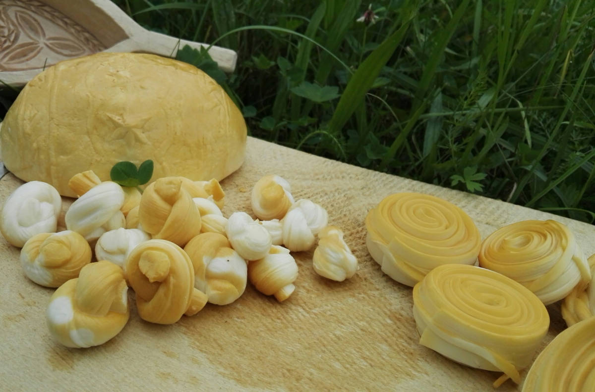 Mliečne a syrové výrobky BUTKAJ, syrové korbáčiky, Oravský korbáčik