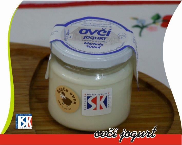Poľnohospodárske družstvo Liptovské Revúce sa zaoberá chovom oviec , výkrmom broilerových kurčia