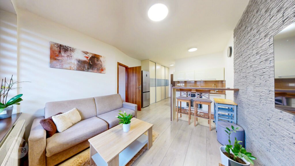 Tatranský výhľad, vlastná záhradka a okamžitý výnos: Na predaj investičný apartmán pod Tatrami