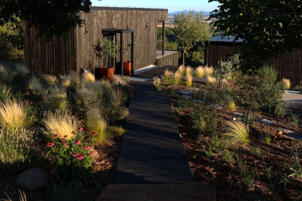 Ateliéry nad Závozom: dizajnový únik so srdcom v bývalých viniciach