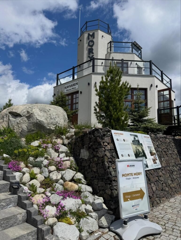Monte Móry Café: Káva s panorámou Tatier a príbehom, ktorý siaha do roku 1905